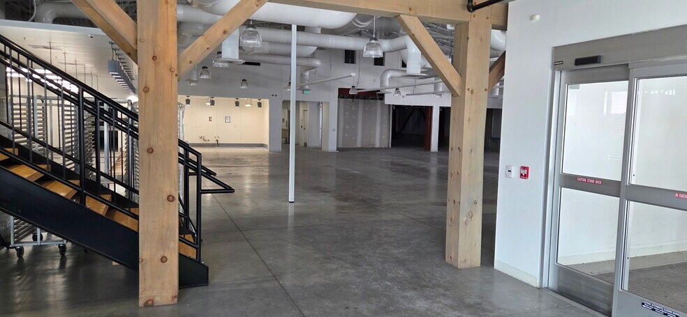 More Photos Of 225 Ellicott St, Buffalo Supermarket For Sale