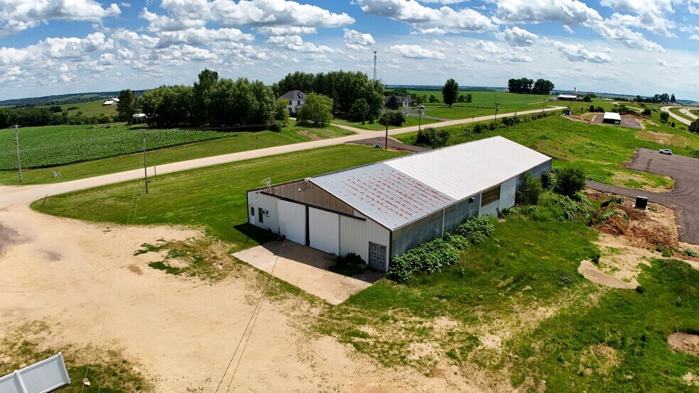 More Photos Of 674 County Road O, Mineral Point Warehouse For Sale