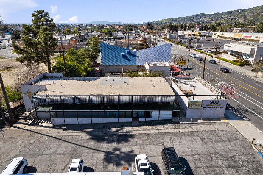 More Photos Of 903 N San Fernando Blvd, Burbank Storefront Retail Office For Sale
