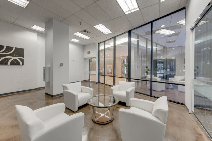 More Photos Of 8360 Lyndon B Johnson Fwy, Dallas Office For Sale