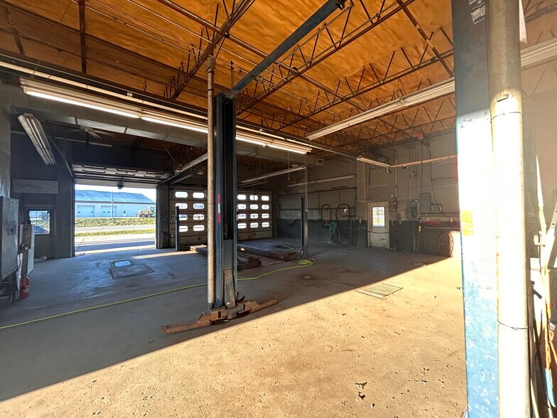 More Photos Of 900 Shields Ave, Wabasha General Retail For Sale