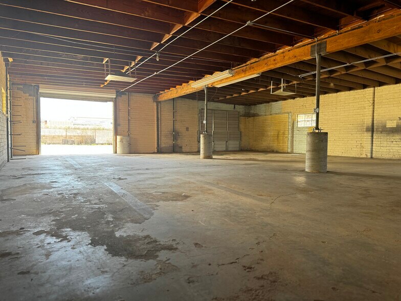 More Photos Of 3826-3830 E 37th St, Tucson Warehouse For Sale