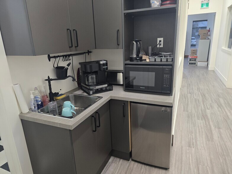 More Photos Of 6039 196 St, Surrey Showroom For Sale