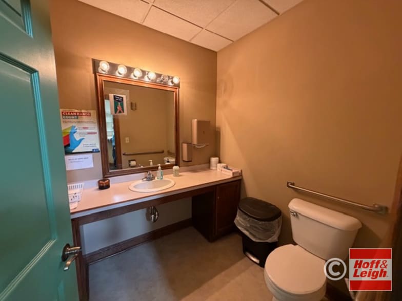 More Photos Of 1037 N Main St, Akron Office For Lease