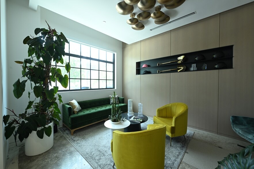 More Photos Of 2319 N Miami Ave, Miami Office For Lease