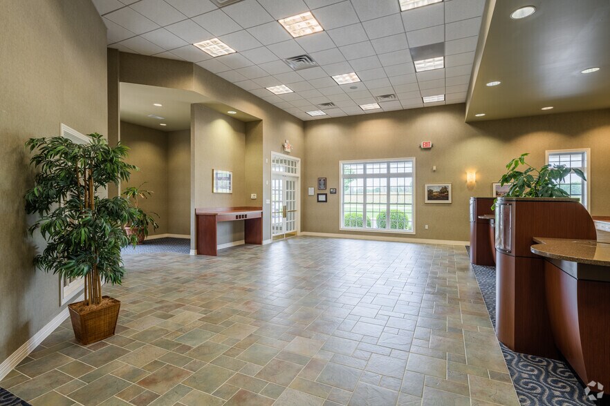 More Photos Of 2100 S Illinois St, Belleville Coworking Space