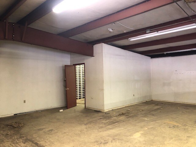 More Photos Of 70 Riverside Loop, Evanston Industrial For Sale