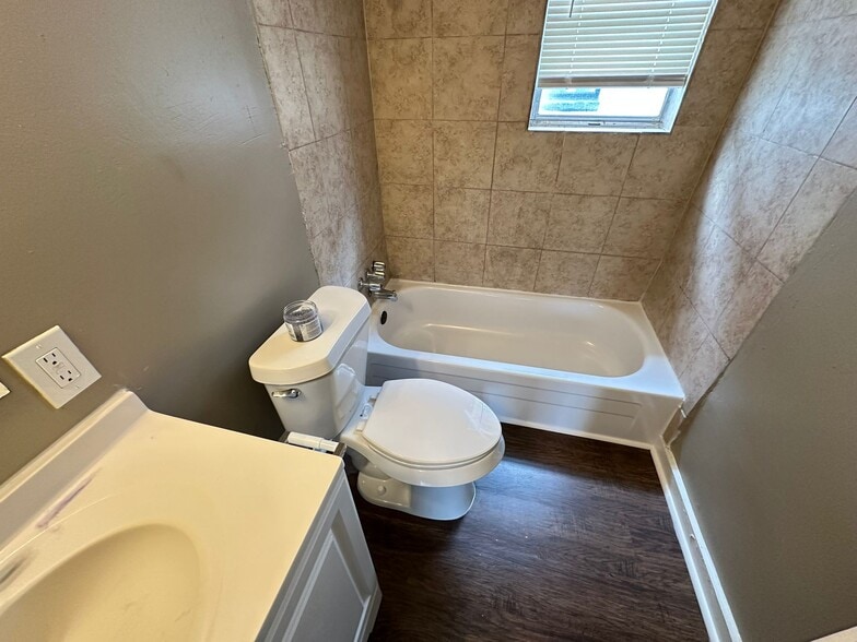 More Photos Of 5408 Market St, Houston Apartments For Sale