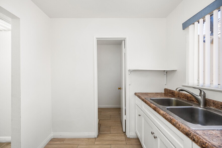 More Photos Of 620 S Euclid St, Anaheim Office For Sale