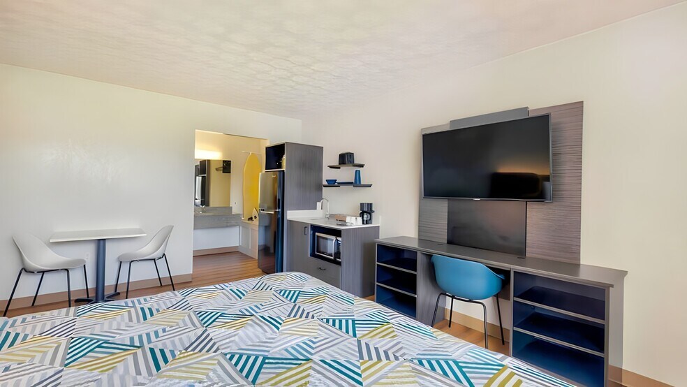 More Photos Of 250 Conicville Rd, Mount Jackson Hotel For Sale