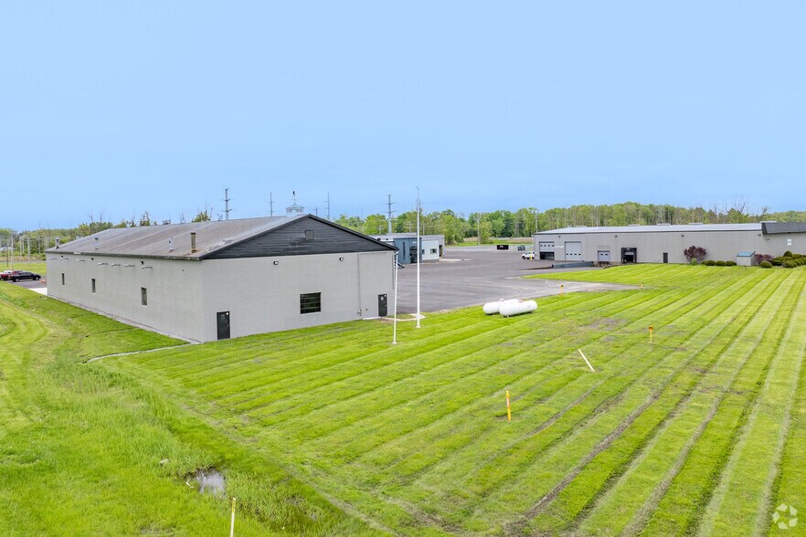 Primary Photo Of 500 N Peterboro St, Canastota Service For Lease