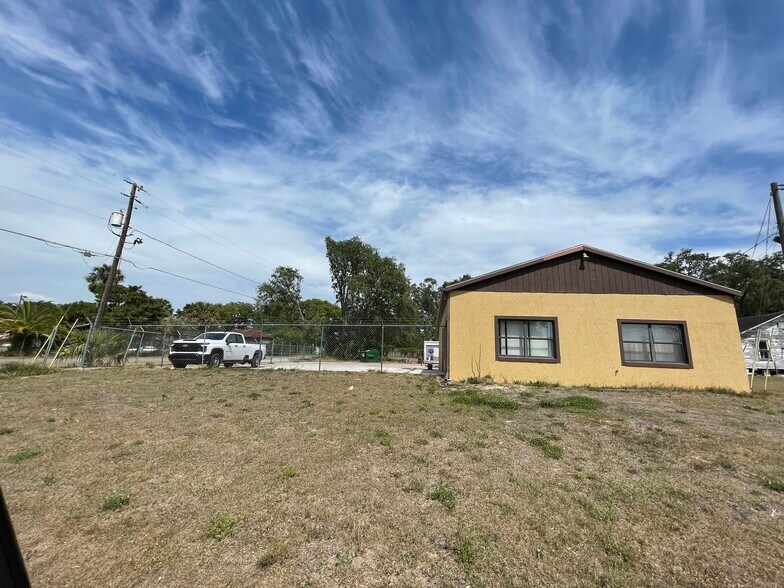 More Photos Of 14040 SE 162nd Pl, Weirsdale Light Manufacturing For Sale