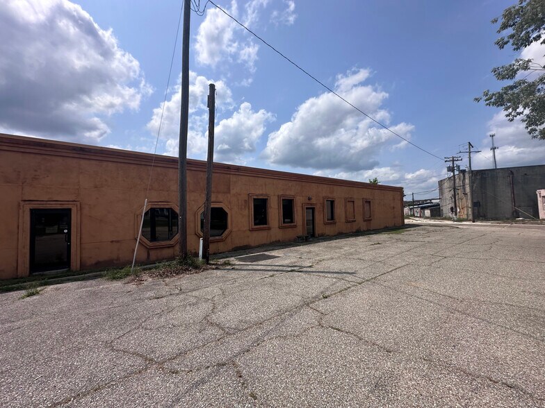 More Photos Of 525 Avenue V St, Bogalusa Office For Sale