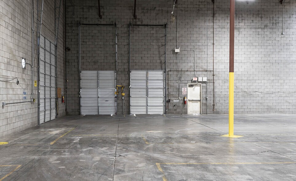 More Photos Of 2727 W Grovers Ave, Phoenix Warehouse For Sale