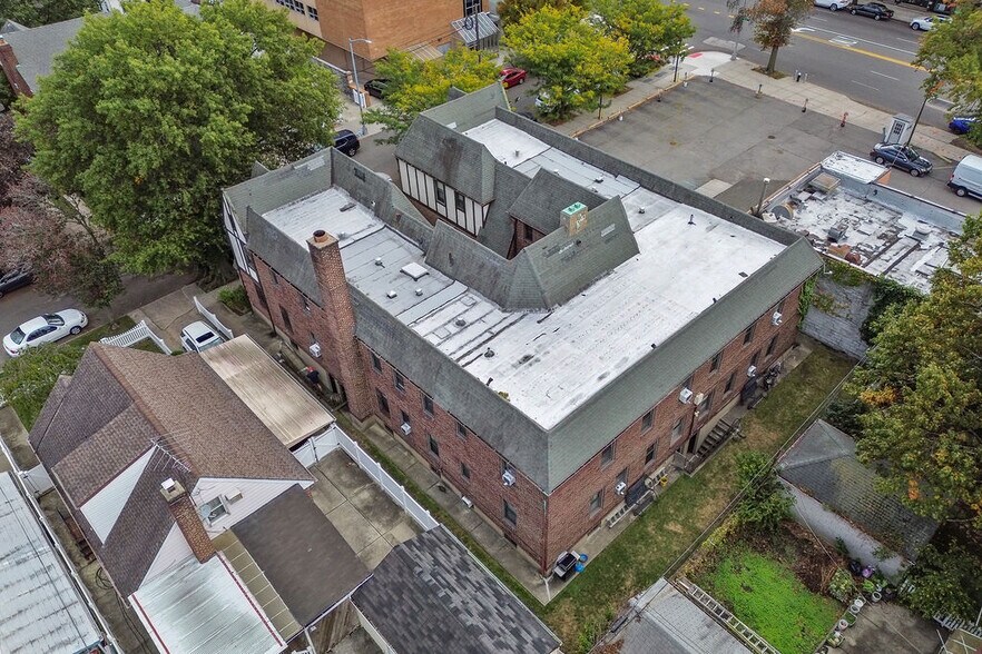 More Photos Of 4324 208th St, Bayside Apartments For Sale