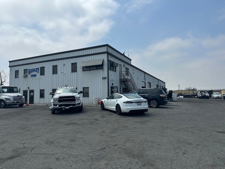 More Photos Of 15176 Whittram Ave, Fontana Service For Lease