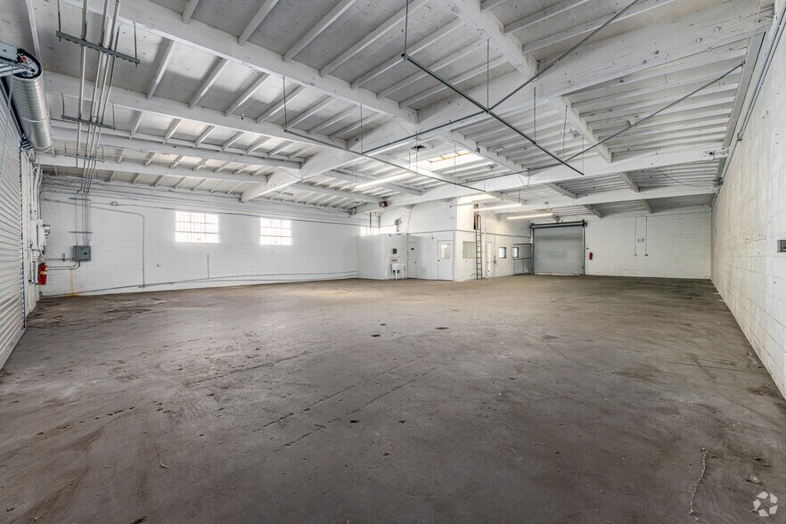 More Photos Of 12311 Woodruff Ave, Downey Unknown For Lease