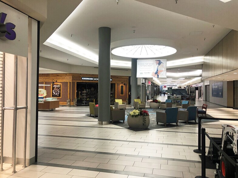More Photos Of 706 Kirkwood Mall, Bismarck General Retail For Lease