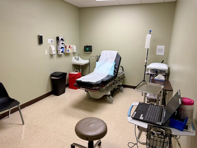 More Photos Of 514 Mary Esther Cut, Fort Walton Beach Office For Sale