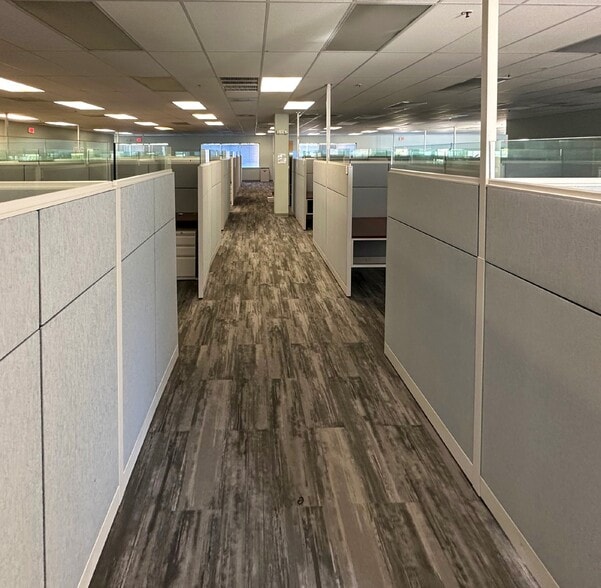 More Photos Of 12601 Westlinks Dr, Fort Myers Unknown For Lease