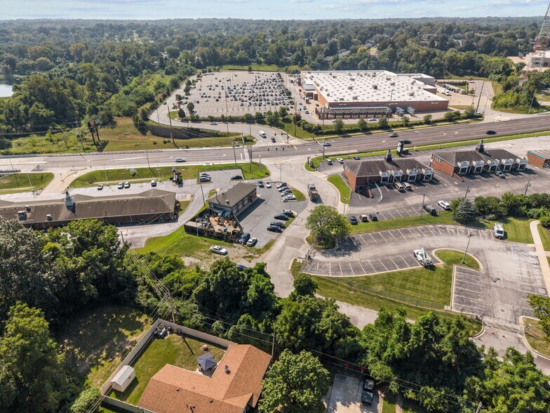 More Photos Of 14150 Sunswept Pk Court, Florissant General Retail For Sale