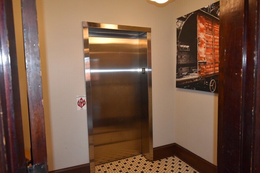 More Photos Of 2602 E Main St, Chattanooga Loft Creative Space For Sale
