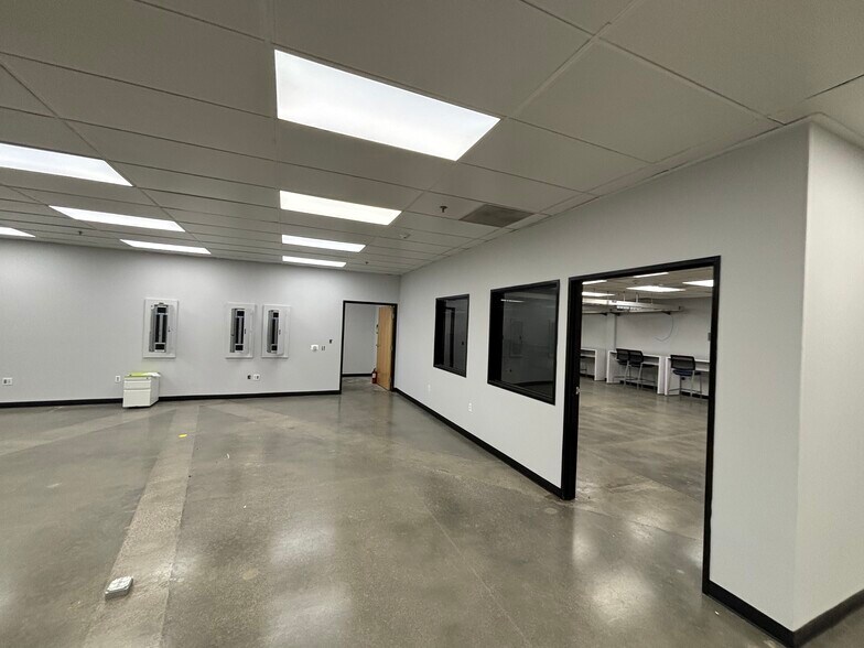 More Photos Of 2705 Media Center Dr, Los Angeles Warehouse For Lease