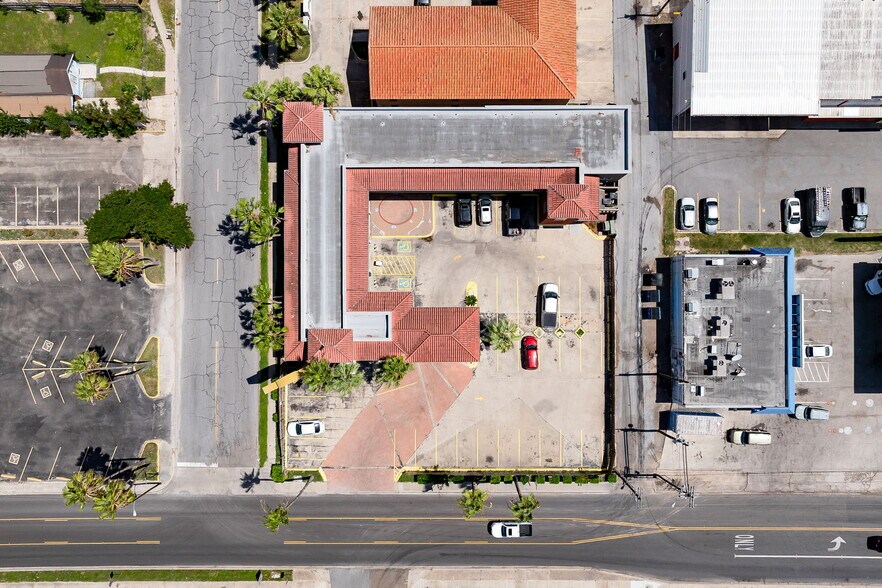 More Photos Of 1010 W Houston Ave, McAllen Hotel For Sale