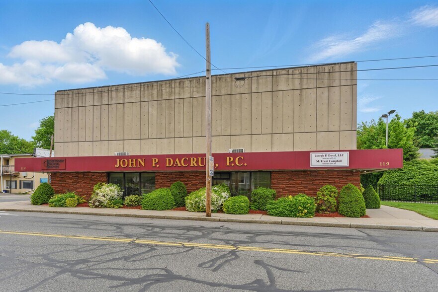 More Photos Of 119 Winsor St, Ludlow Office For Sale