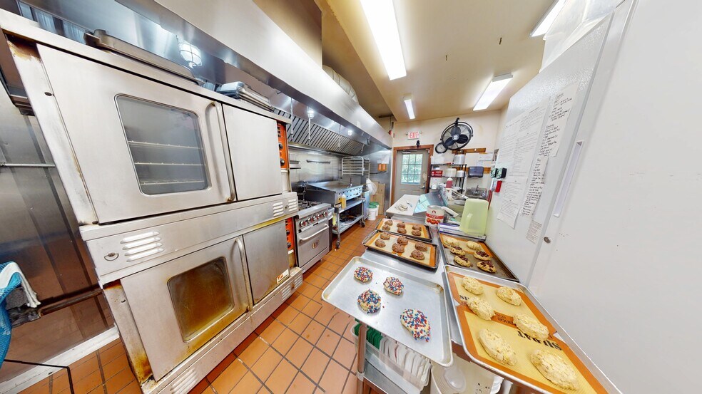 More Photos Of 283 Route 206, Sandyston Freestanding For Sale