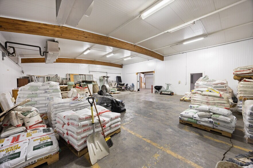 More Photos Of 81500 Industrial Pl, Indio Warehouse For Sale