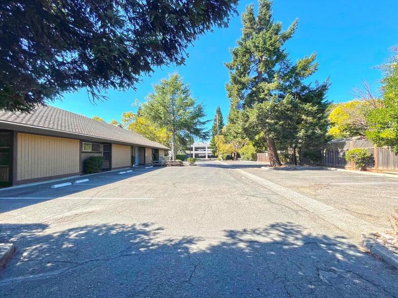 More Photos Of 1405 Montgomery Dr, Santa Rosa Medical For Sale