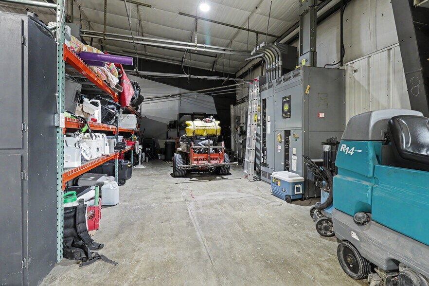 More Photos Of 545 N 1st St, Geneva Warehouse For Sale