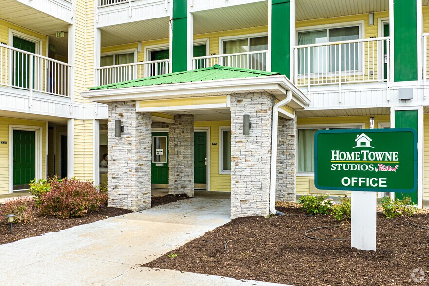 More Photos Of 4301 N Corrington Ave, Kansas City Hotel For Sale