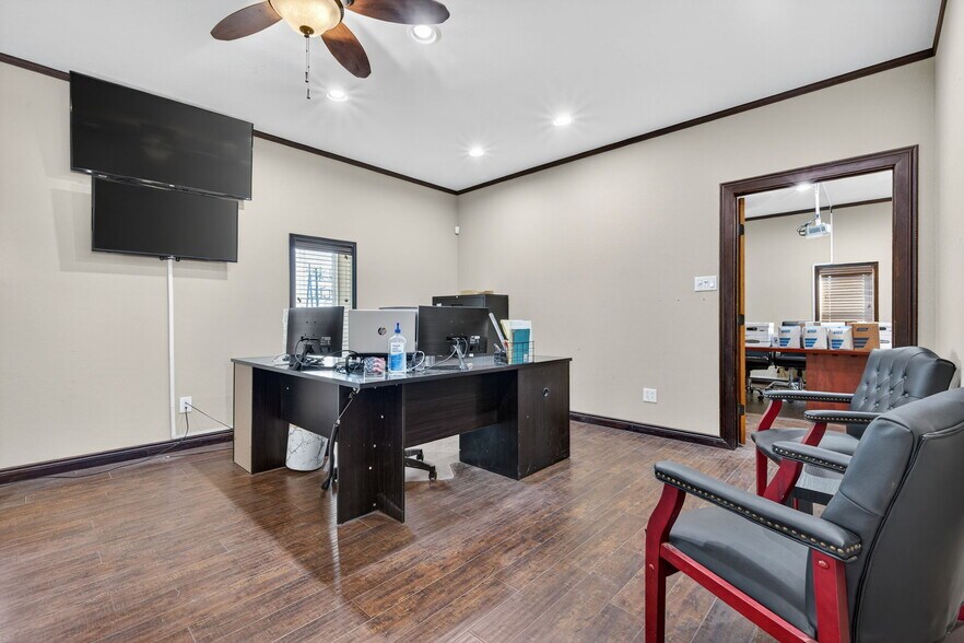More Photos Of 3008 Ranger Hwy, Weatherford Manufacturing For Sale