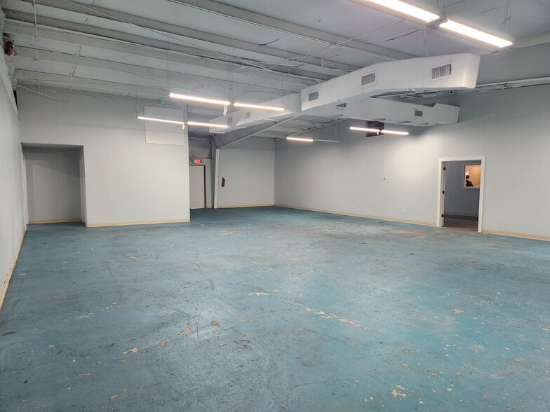 More Photos Of 17610 Hufsmith Kohrville Rd, Tomball Industrial For Lease