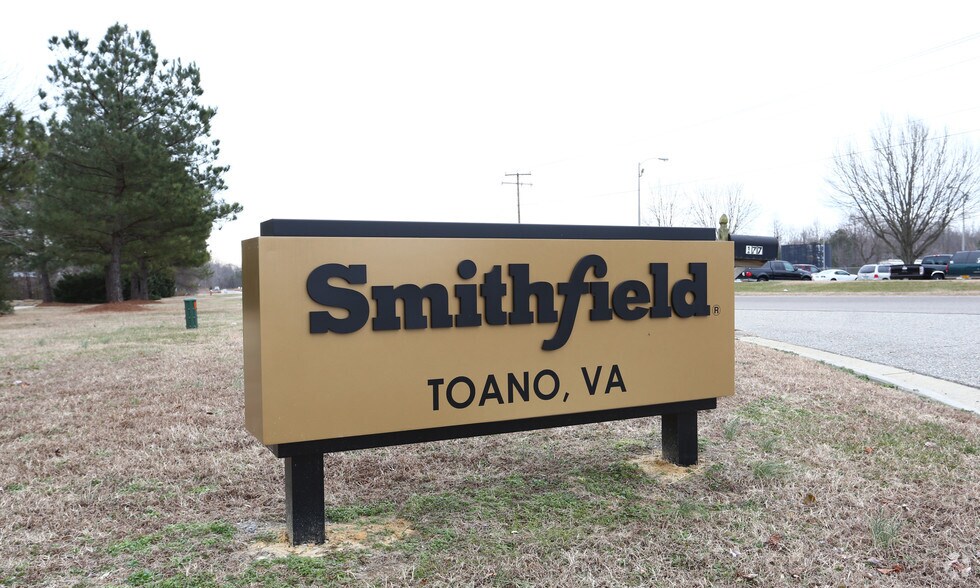 More Photos Of 177 Industrial Blvd, Toano Distribution For Lease