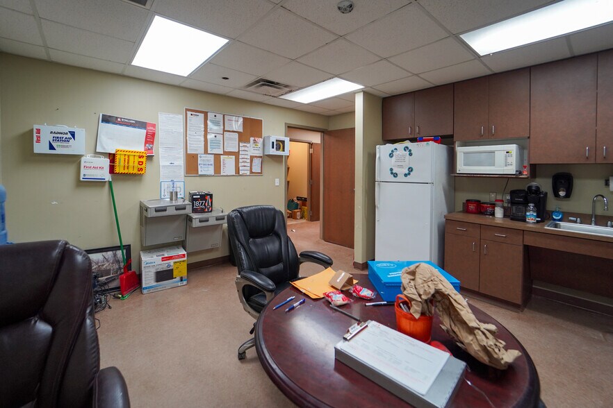 More Photos Of 8609 Lone Tree Rd, Victoria Industrial For Sale