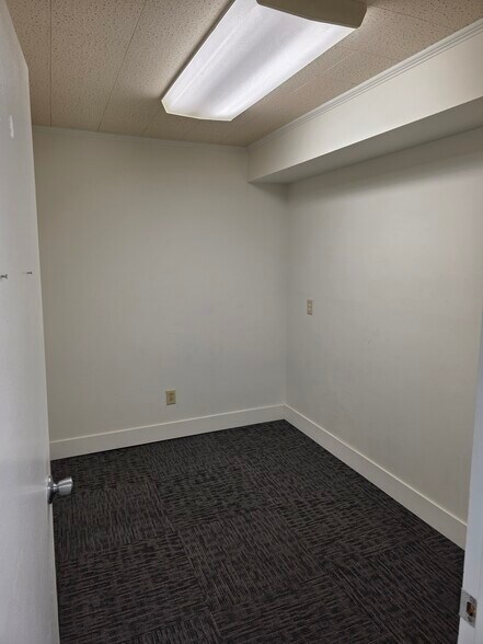 More Photos Of 706 Wilkins St, Smithfield Medical For Sale