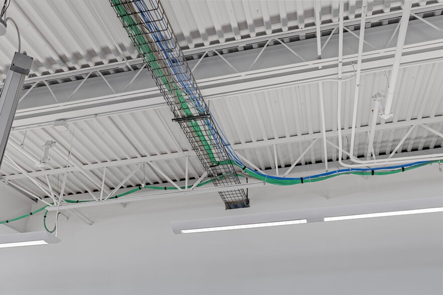 More Photos Of 6333 Dry Creek Pky, Niwot Manufacturing For Lease