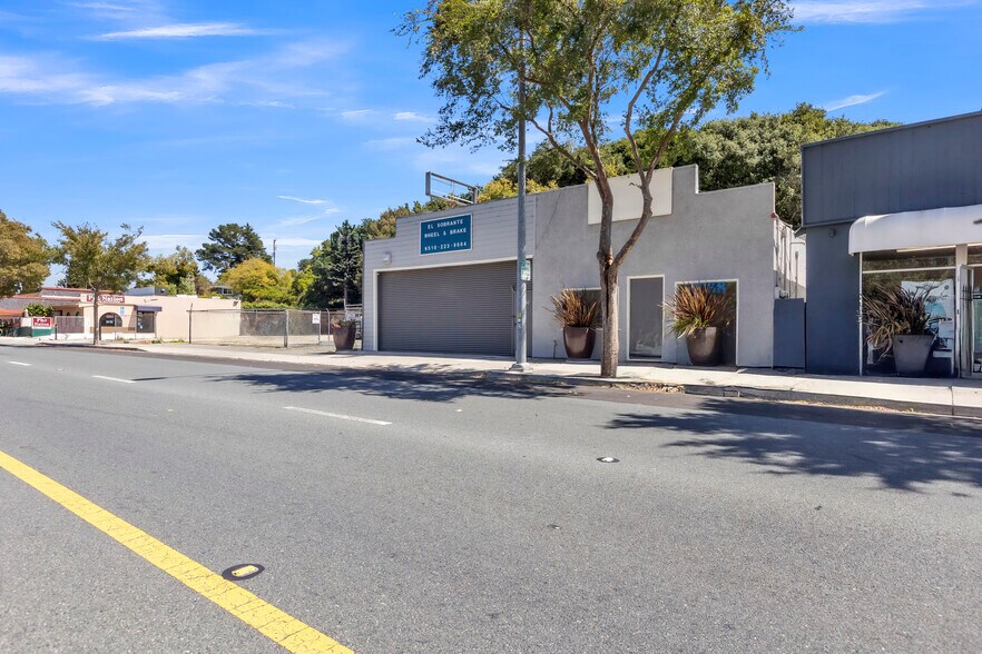 More Photos Of 4040 San Pablo Dam Rd, El Sobrante Freestanding For Lease