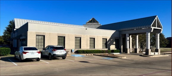 Primary Photo Of 6900 Scenic Dr, Rowlett Medical For Lease