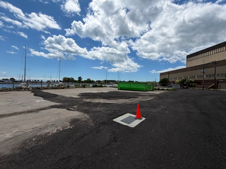 More Photos Of 88 Howard Ave, Bridgeport Warehouse For Lease
