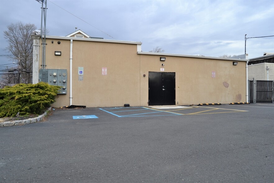 More Photos Of 260 Main St, Keansburg Flex For Lease