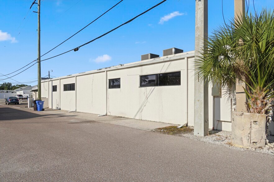 More Photos Of 227-233 Nokomis Ave, Venice Office For Sale