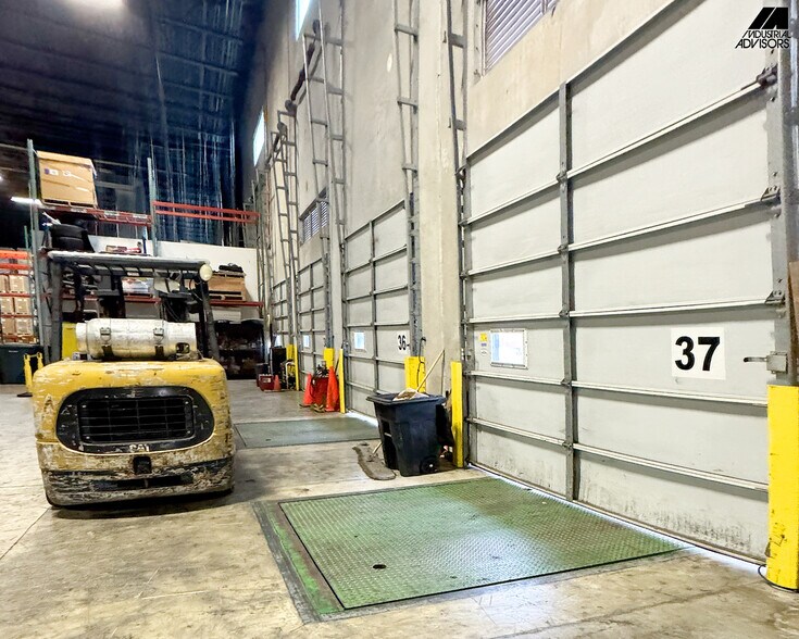 More Photos Of 6725 NW 36th St, Miami Warehouse For Lease