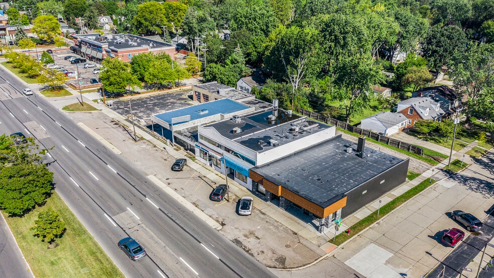 More Photos Of 30100 Woodward Ave, Royal Oak Storefront Retail Office For Lease