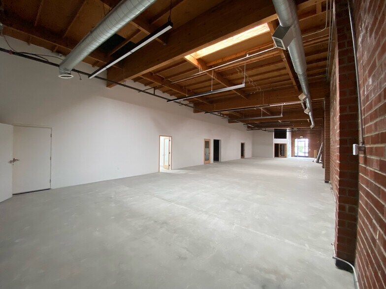More Photos Of 4200 Sepulveda Blvd, Culver City Office For Lease