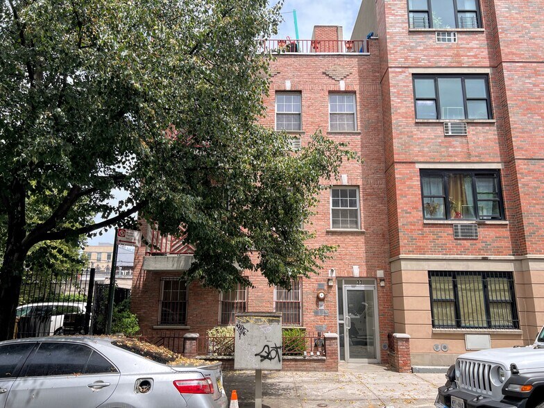 Primary Photo Of 33 Maujer St, Brooklyn Apartments For Sale