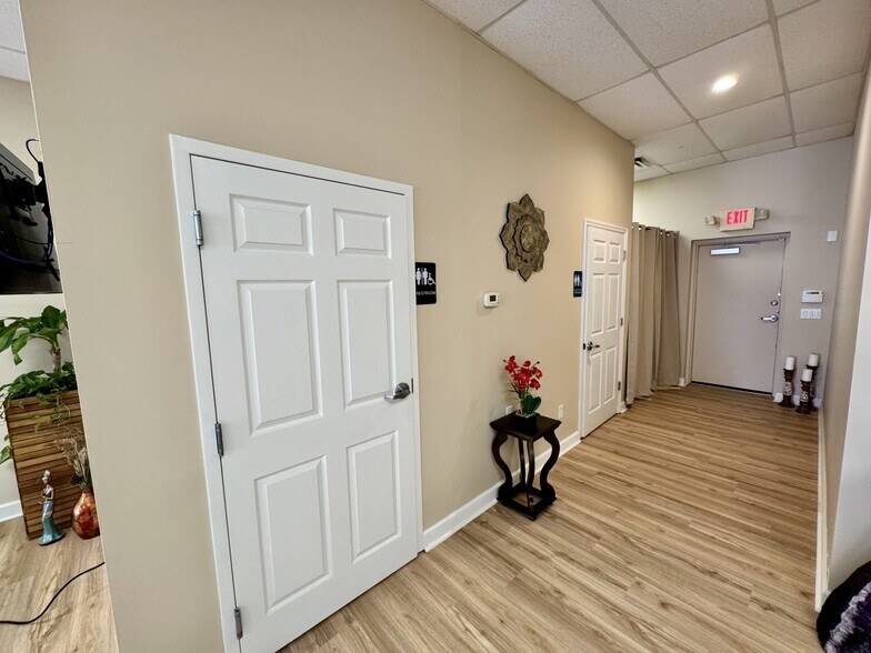 More Photos Of 1437 N US Highway 1, Ormond Beach Office For Sale